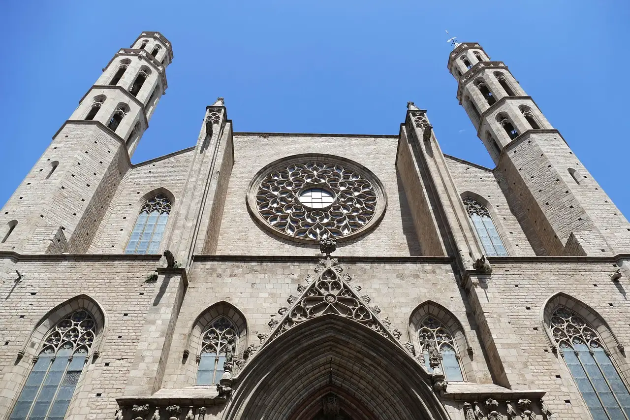 The Gothic front of Santa Maria del Mar church in El Born, with its round rose window